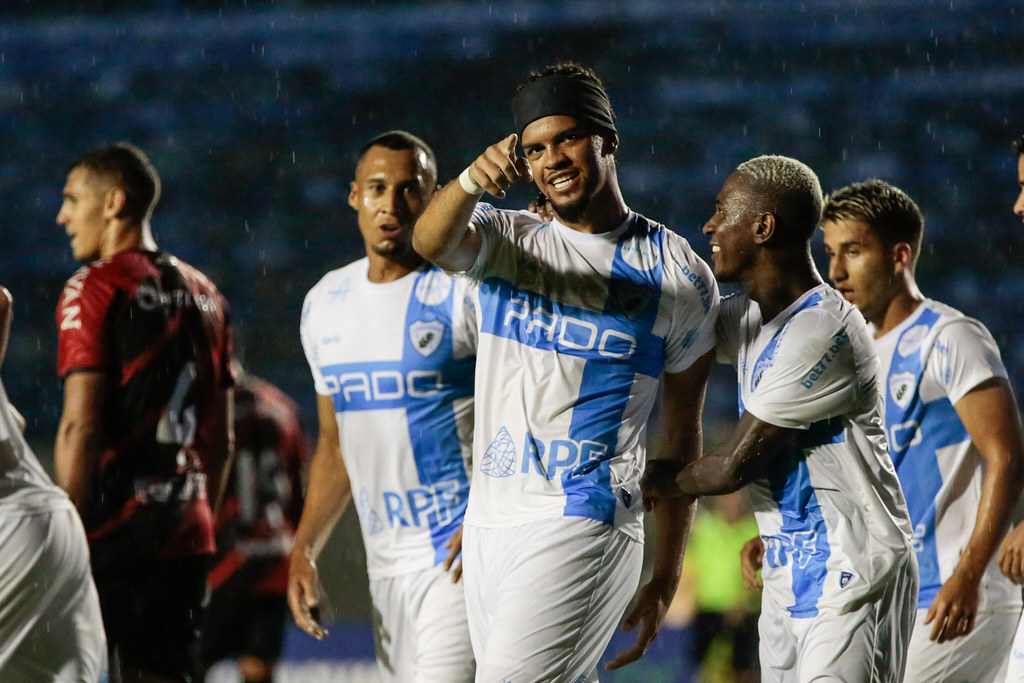Confira fotos de Londrina x Athletico-PR, pelo Campeonato Paranaense ...