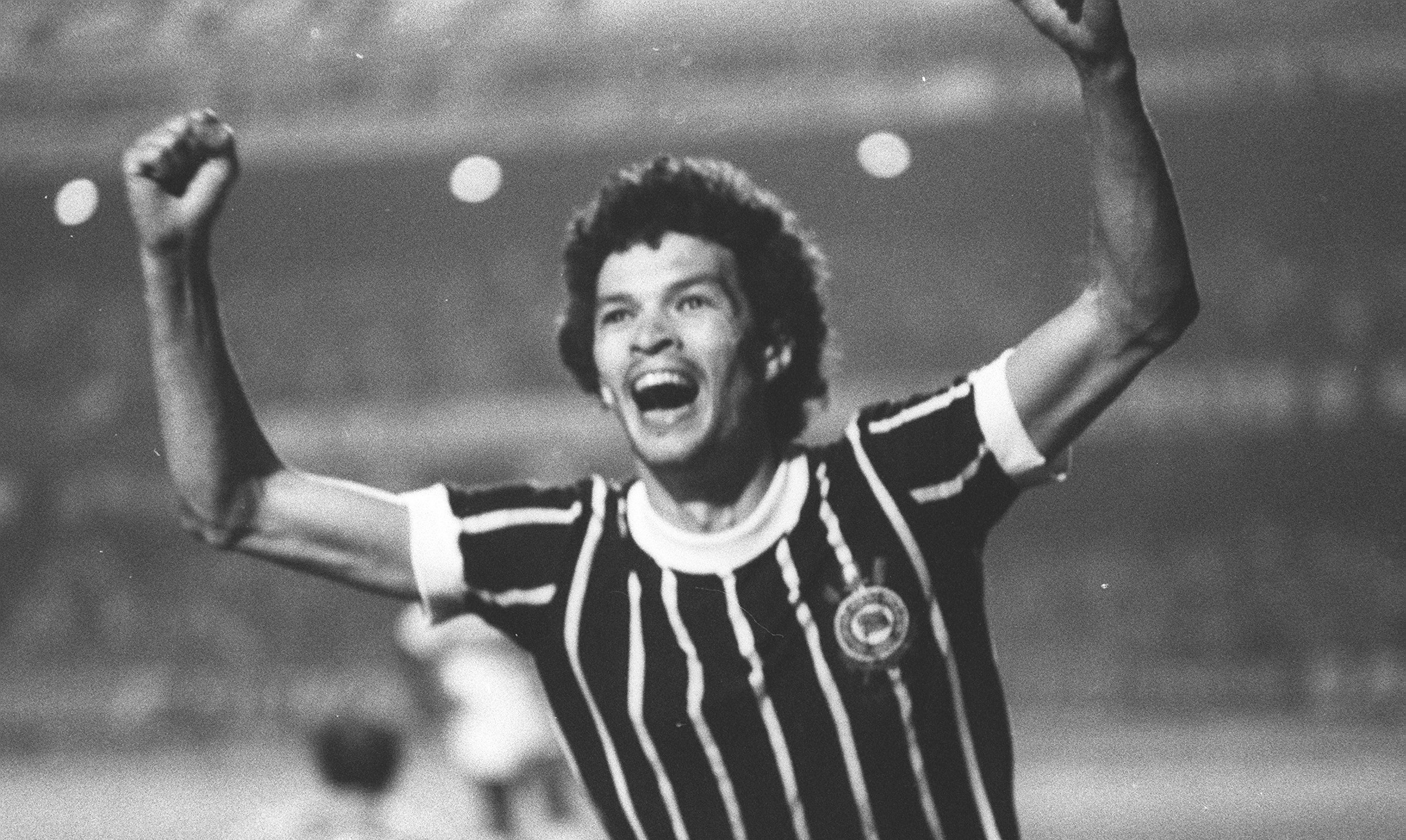 14 Anos sem Sócrates! Timão homenageia passagem e história de um dos maiores ídolos do time