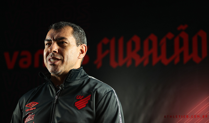 Ex-Corinthians e Santos, Carille &Atilde;&copy; anunciado como novo t&Atilde;&copy;cnico do Athletico- PR - Gazeta Esportiva