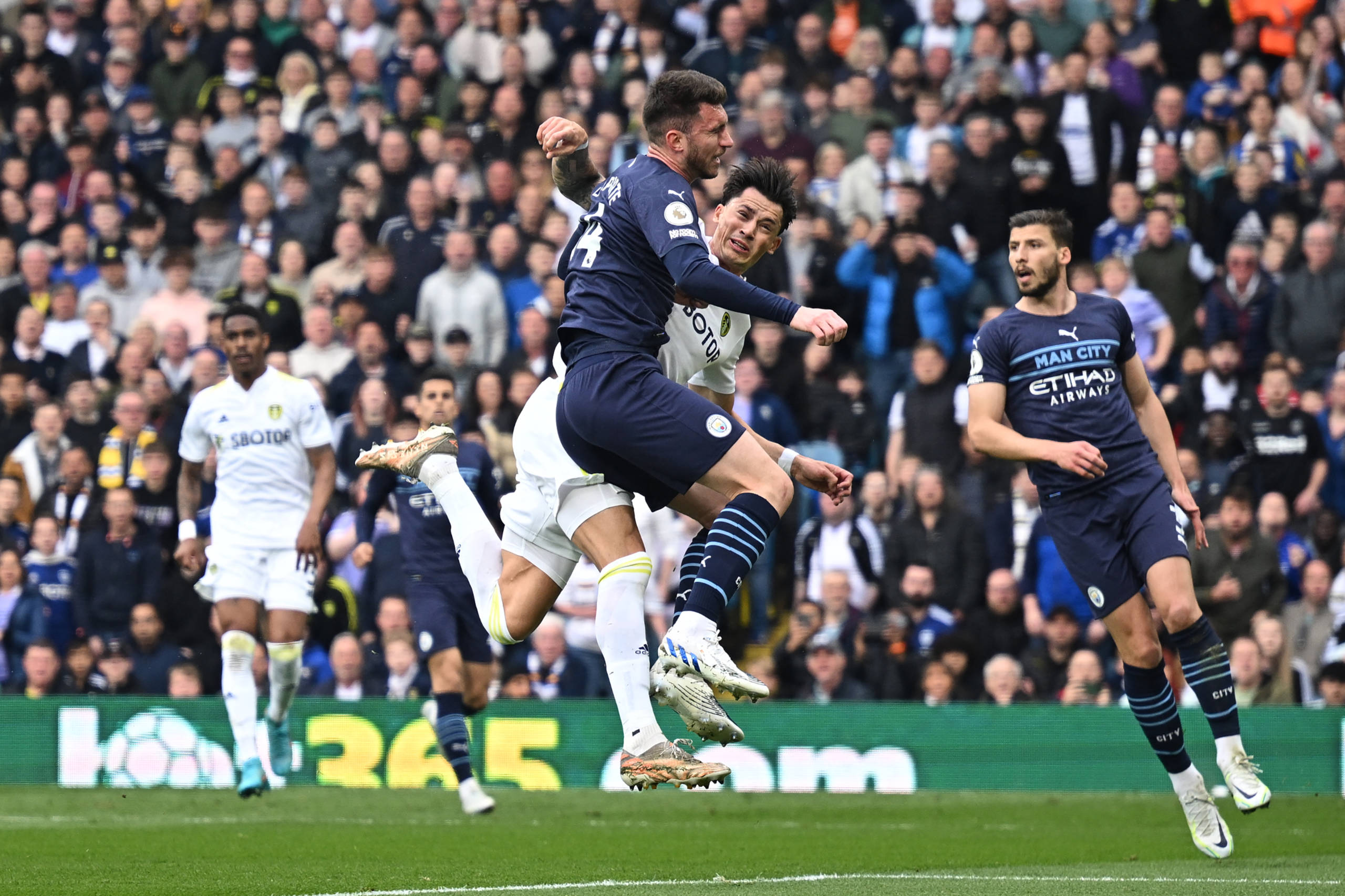 Confira fotos de Leeds x Manchester City pelo Campeonato Inglês ...