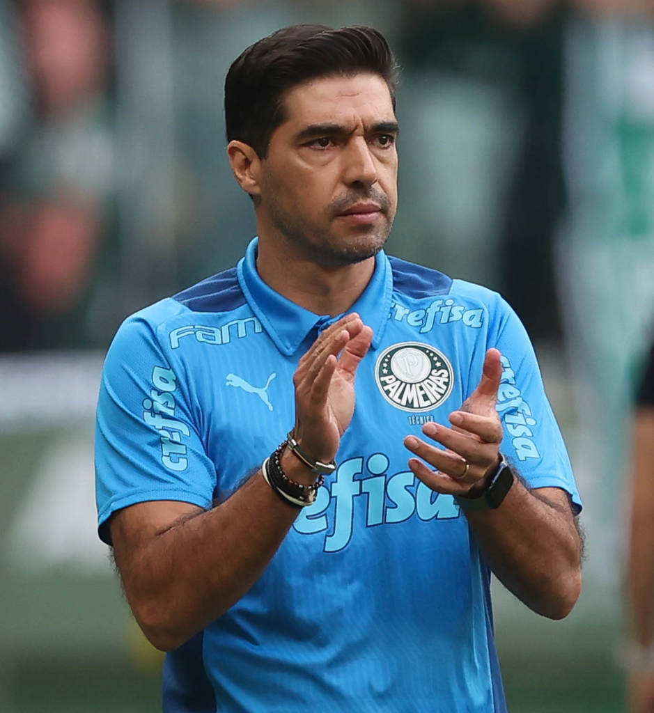 Abel diz que elenco curto é por acreditar na base do Verdão