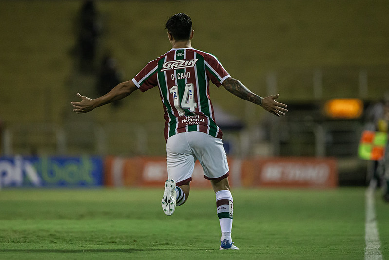 Cano marca duas vezes e Fluminense vence o Athletico-PR pelo Brasileirão