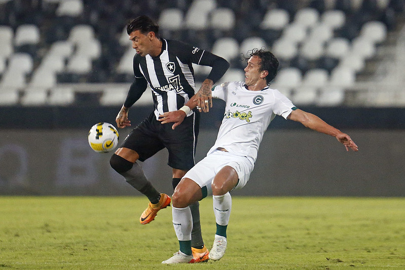 Botafogo perde de virada para o Goiás e desperdiça chance de entrar no ...