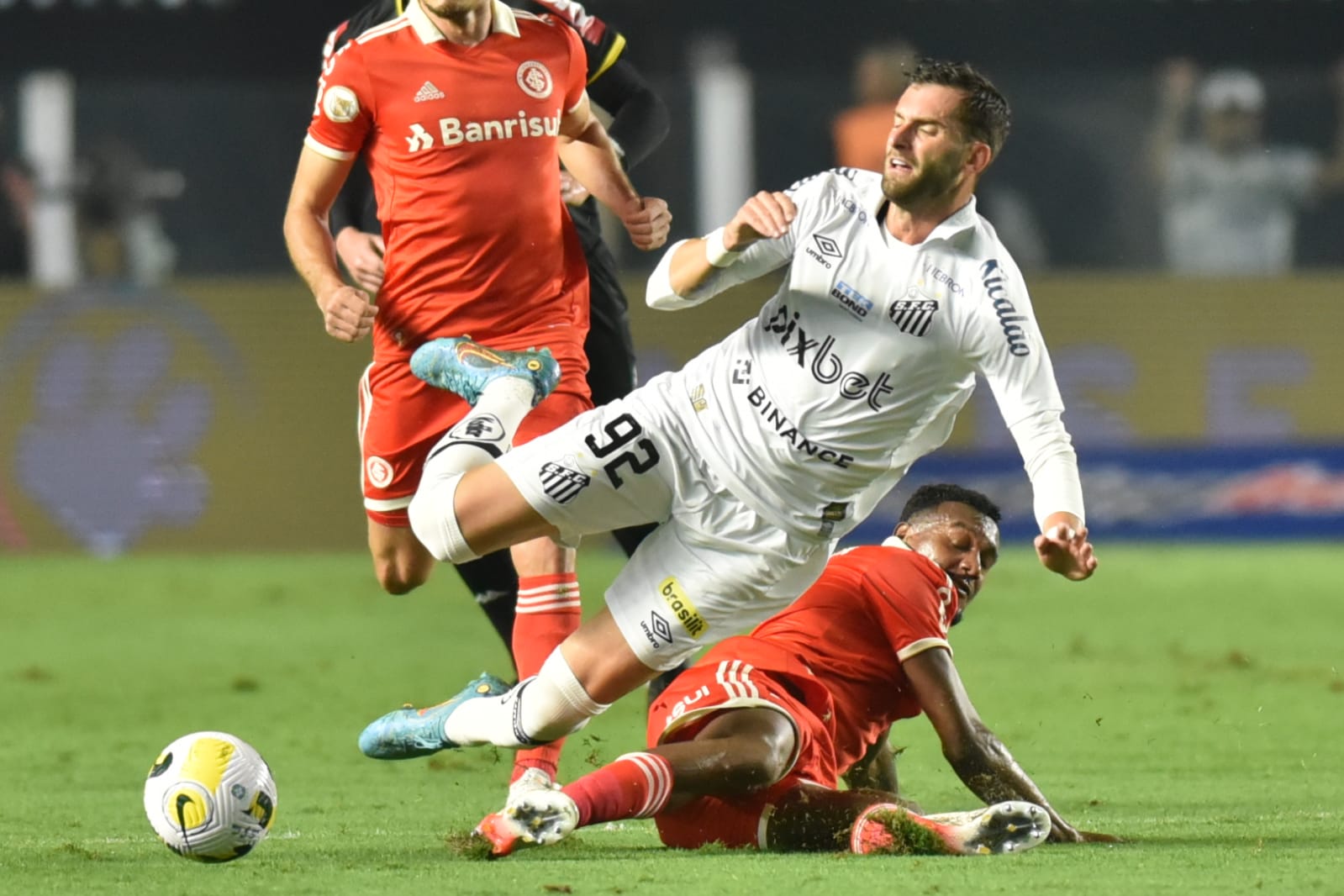 Santos chega a cinco jogos sem vencer e vive pior sequência na