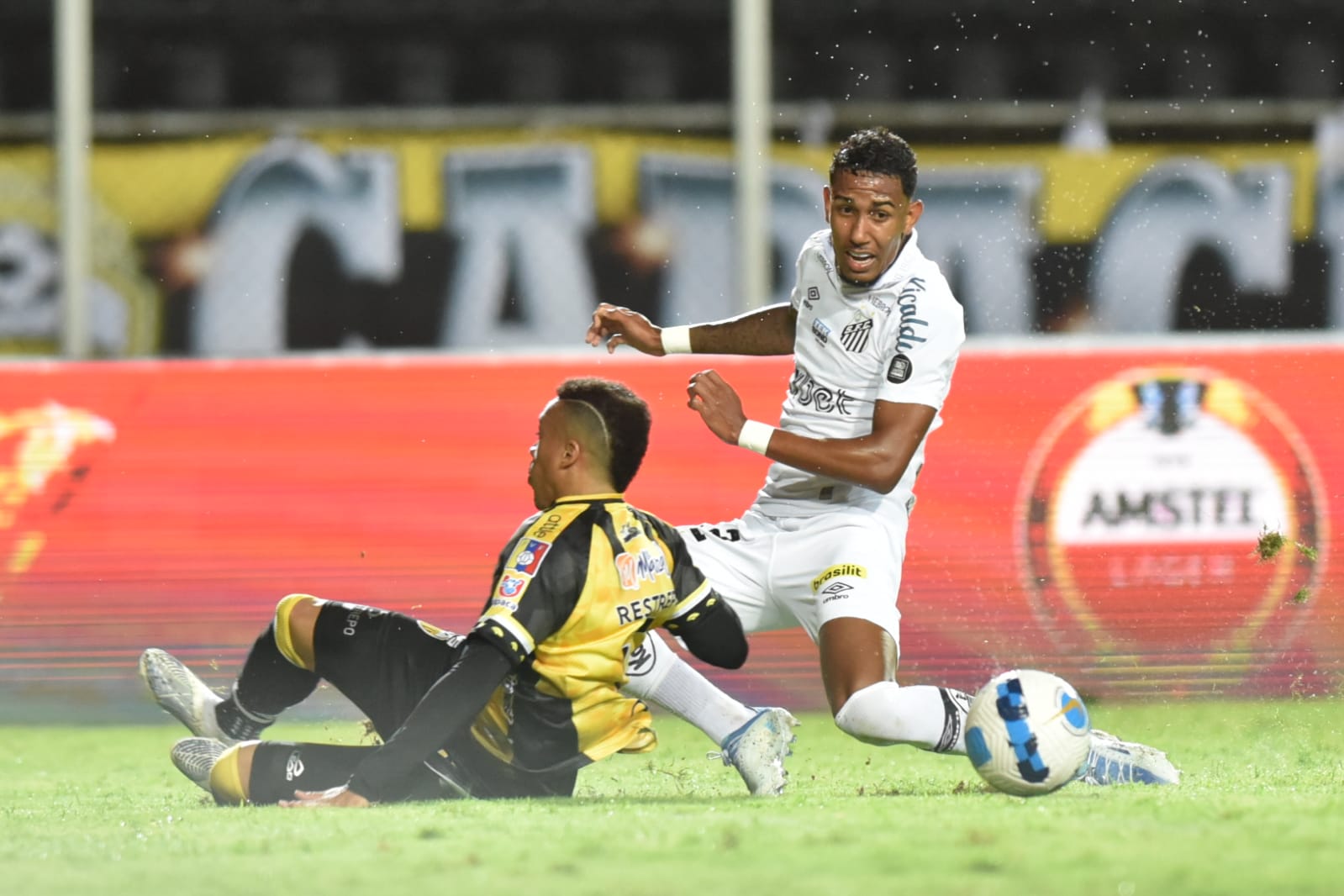 Santos recebe Táchira pela volta das oitavas da SulAmericana e busca