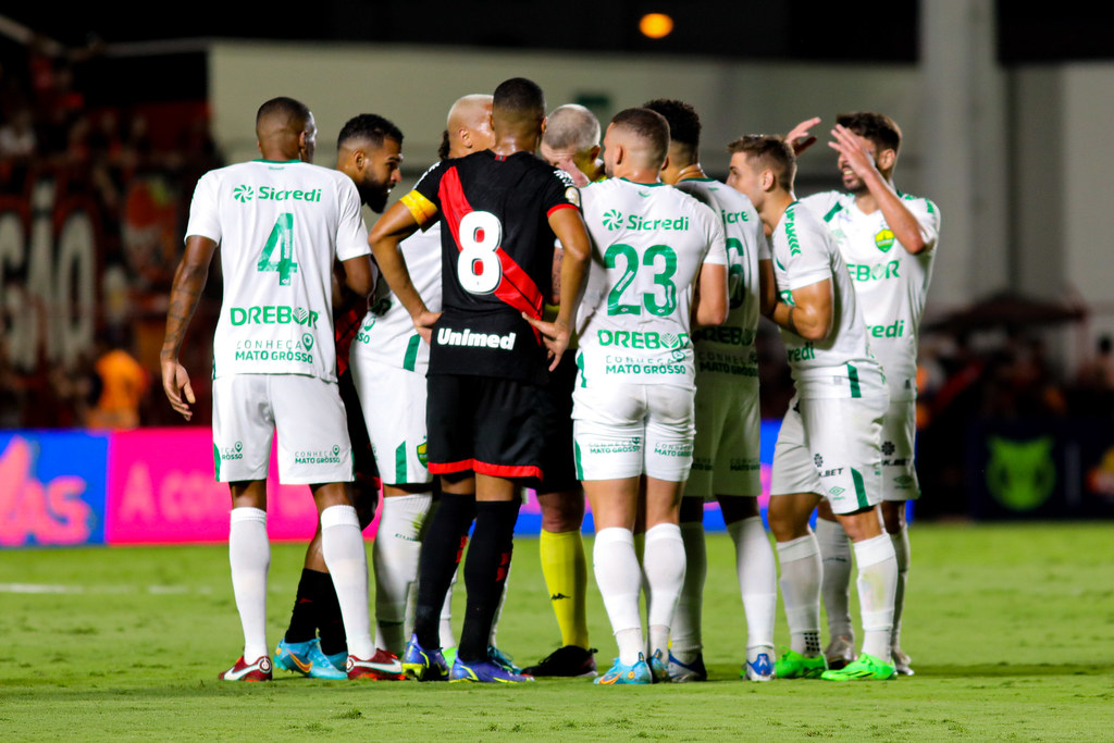 Veja fotos de Atlético-GO x Cuiabá pelo Campeonato Brasileiro - Gazeta ...