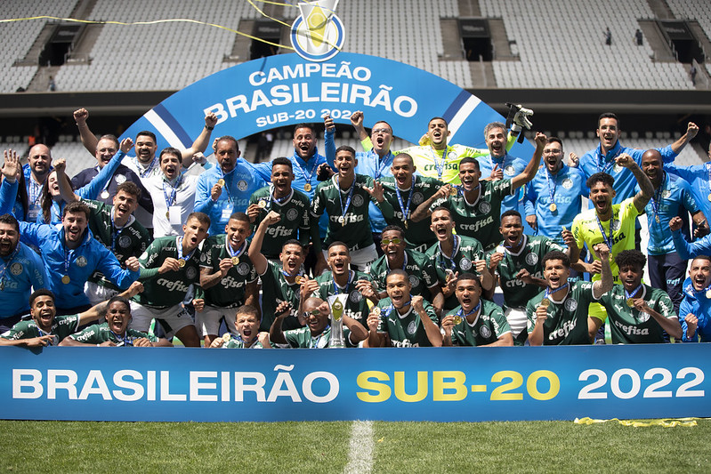 Jogadores do Palmeiras provocam Corinthians após título sub-20 em Itaquera: "Apanha na base e no profissional"