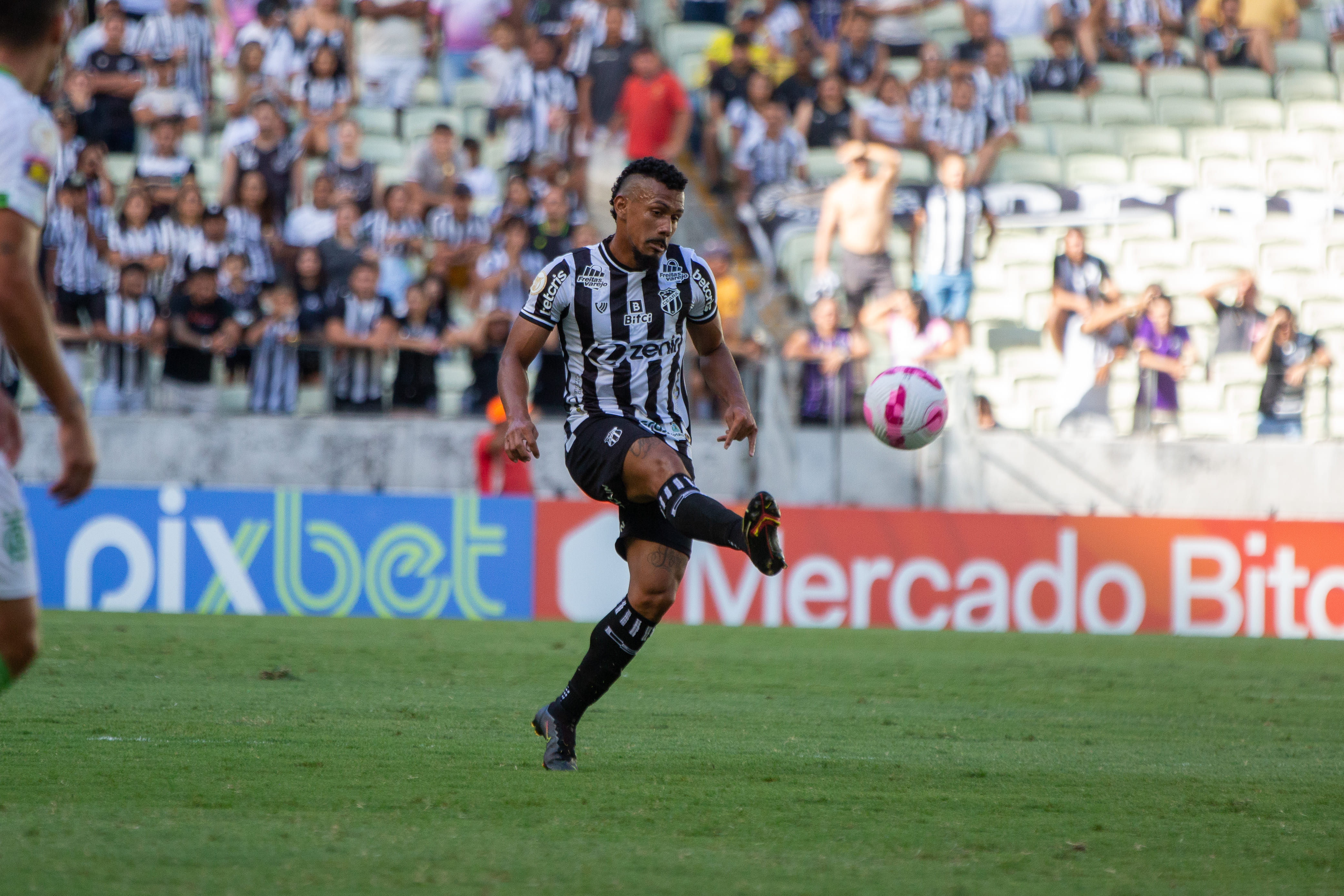 Ceará x Goiás: saiba onde assistir ao duelo pelo Brasileirão