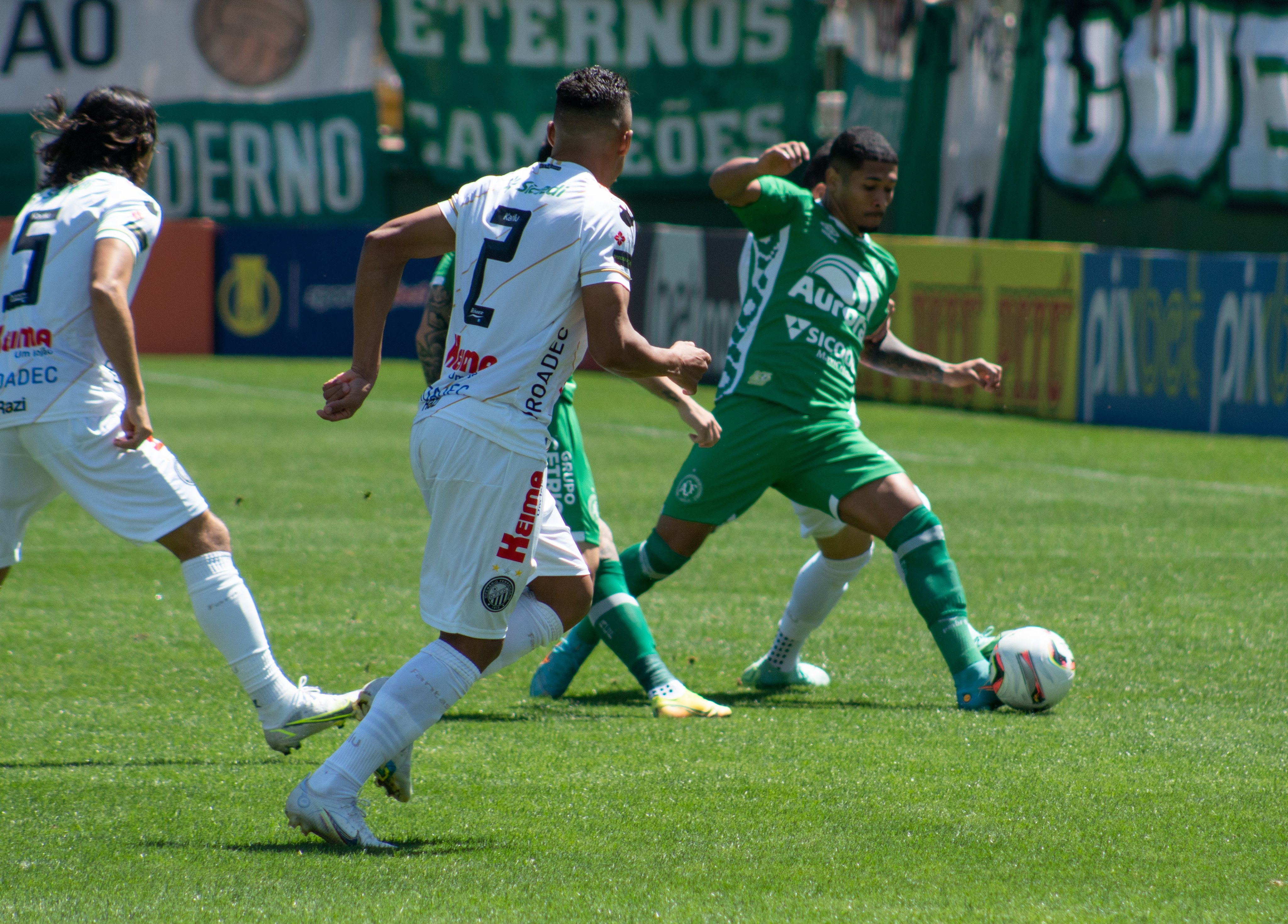 Chapecoense sai na frente, mas leva empate do Operário na Série B ...