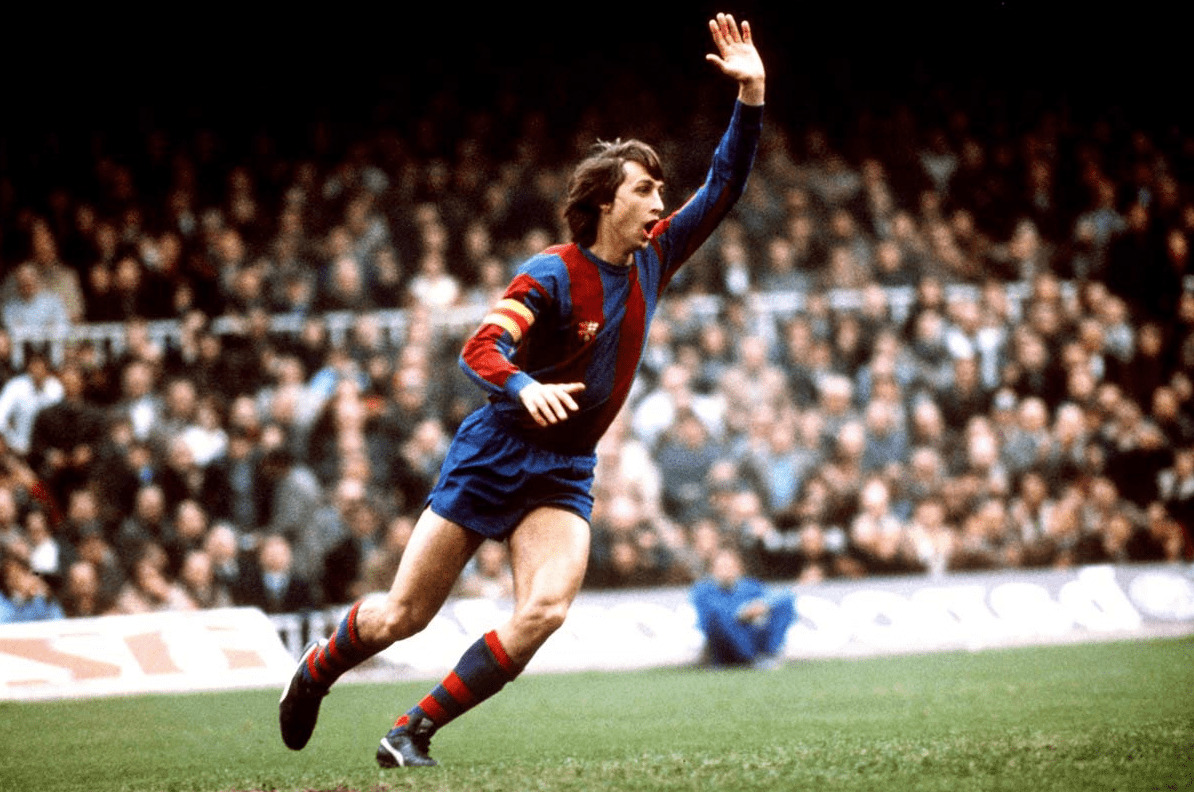 Há 53 anos, Johan Cruyff fazia sua estreia pelo Barcelona: relembre melhores momentos do craque holandês