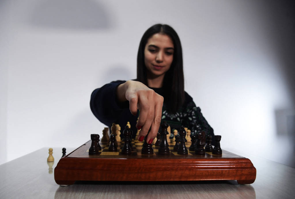 Sara Khadem xadrez campeã iraniana Espanha sem véu