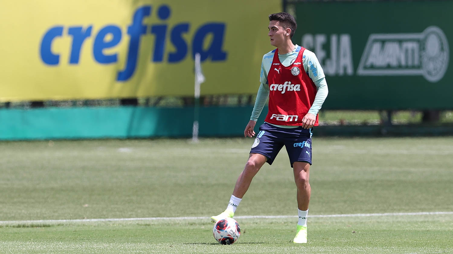 Colombiano Atuesta inicia transição física e mira retorno ao Palmeiras ainda em 2023