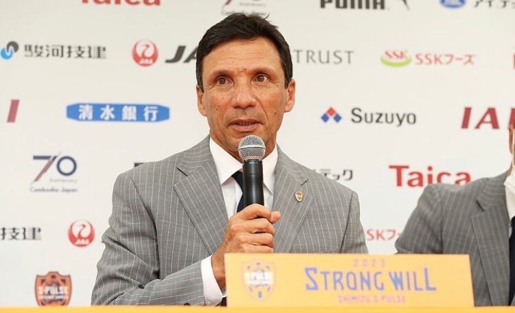 Organizada do Cruzeiro protesta pela contratação de Zé Ricardo