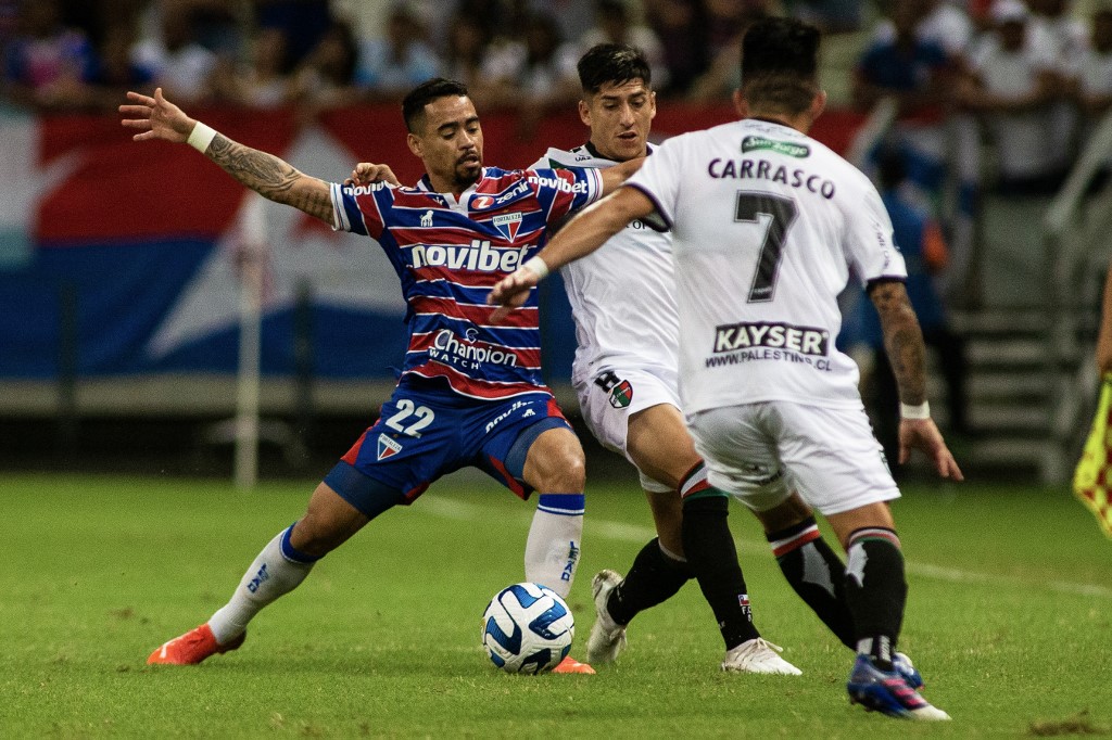Veja fotos do jogo entre Fortaleza x Palestino-CHI pela estreia da Sul