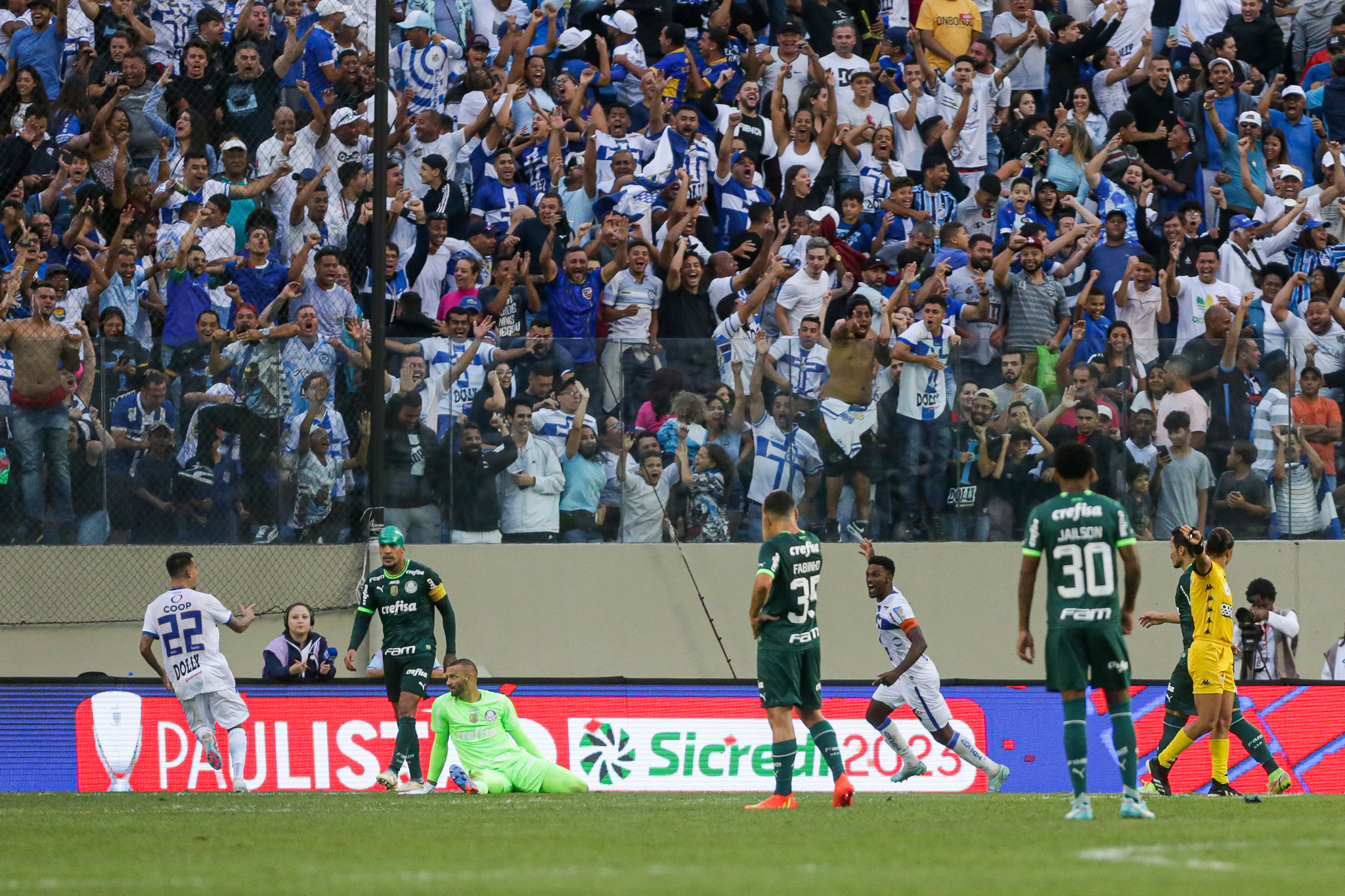Três dos últimos cinco gols sofridos pelo Palmeiras saíram na reta ...
