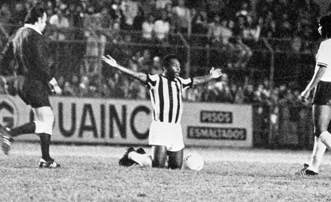 Há 62 anos, com gol de Pelé, Santos conquistava o Bi da Libertadores; Relembre o primeiro gol do Rei pelo Peixe