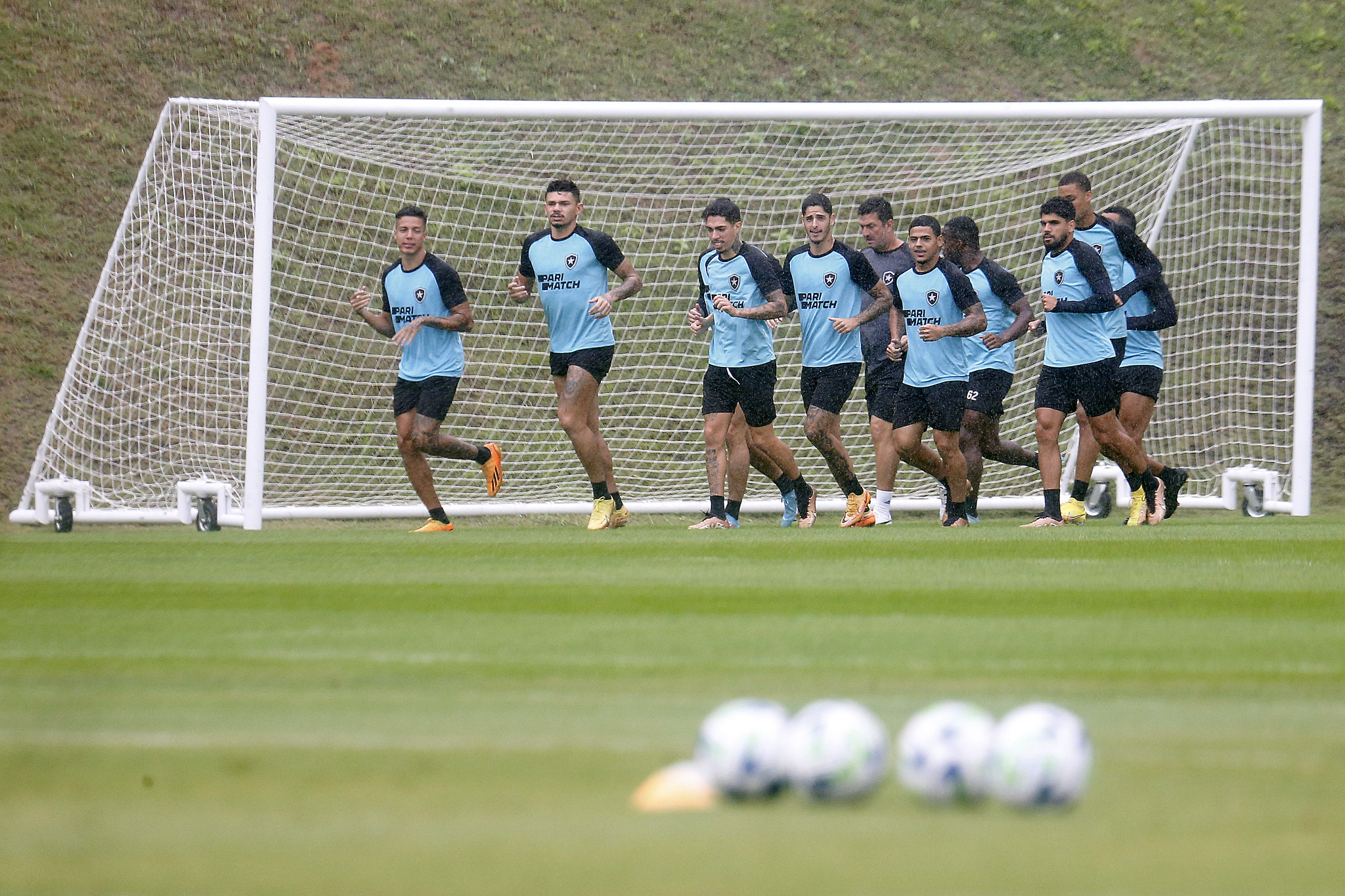 O Botafogo terá um confronto decisivo pela Copa do Brasil nesta quarta-feira, quando volta a enfrentar o Athletico-PR pelas oitavas.
