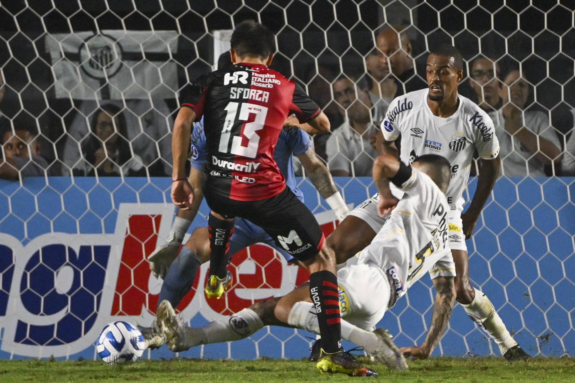 Santos saiu atrás no placar nas últimas quatro partidas; veja números