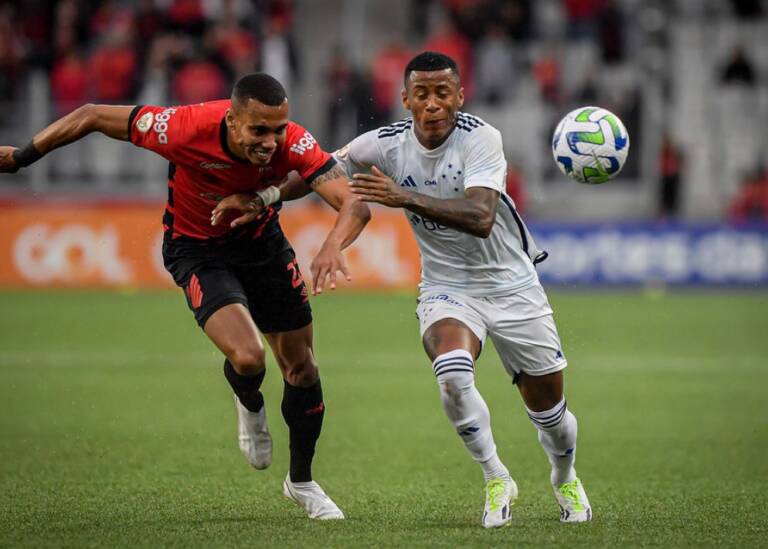 Athletico e Cruzeiro empatam em jogo de seis gols pelo Campeonato Brasileiro