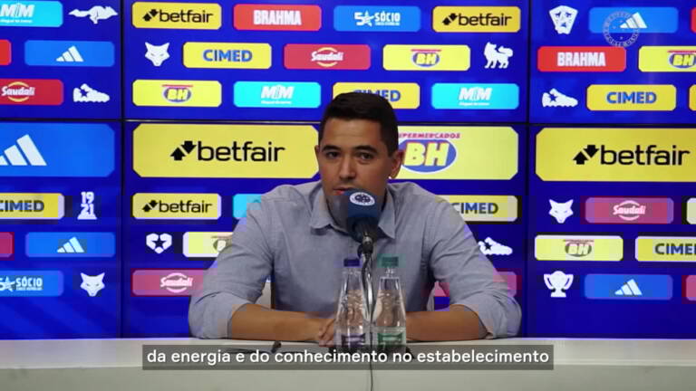 Pedro Martins fala sobre permanência de Nikão e situação de Bruno Rodrigues no Cruzeiro