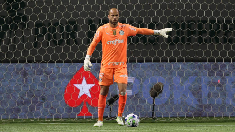 Marcelo Lomba comemora retorno ao gol do Palmeiras após 54 dias: 