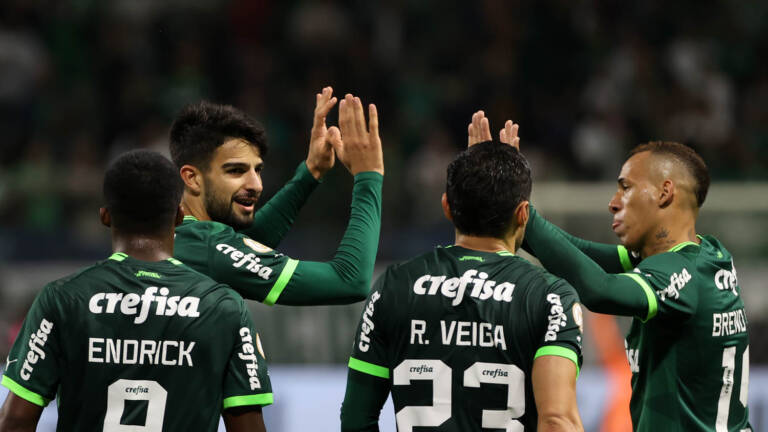 Análise: em noite de pouca inspiração, bola parada do Palmeiras volta a fazer a diferença