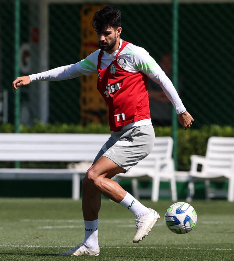 Flaco López admite problemas com adaptação, mas ressalta 