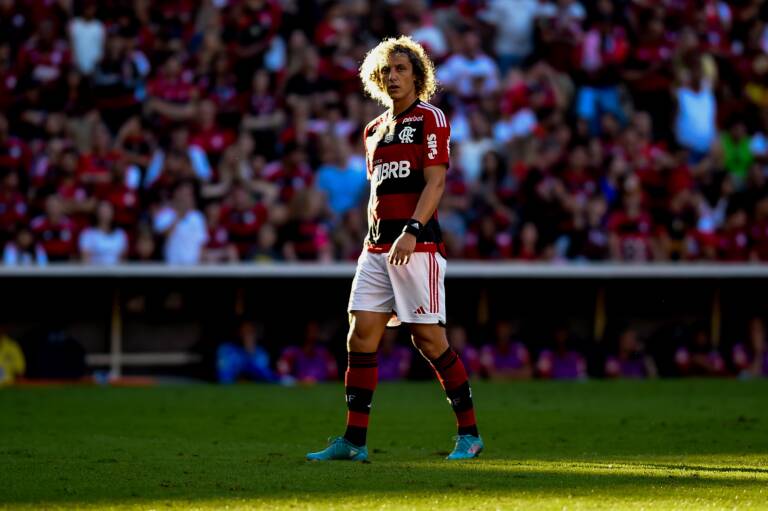 Lesionado, David Luiz segue em recuperação e desfalca Flamengo novamente