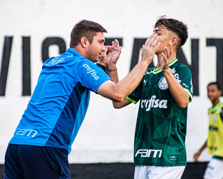 Sub-14 do Palmeiras estreia no Paulista com vitória contra o Corinthians; sub-12 sai derrotado do Derby