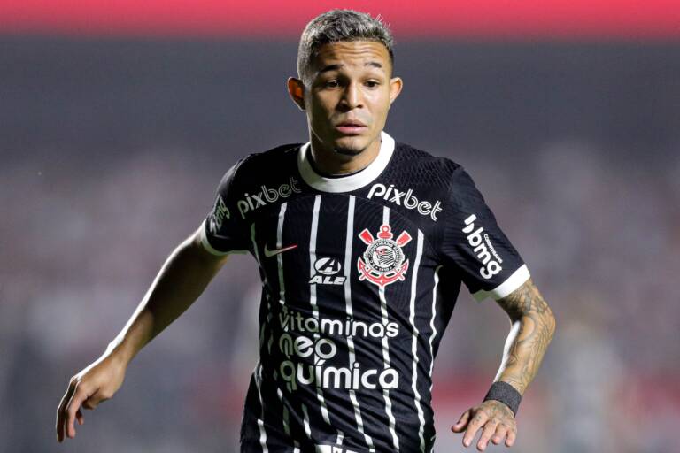 Partiu Nantes! Corinthians libera Adson para realizar exames médicos na França