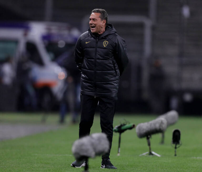 Corinthians poupa titulares e promove estreia de Lucas Veríssimo contra o Cruzeiro; veja escalações