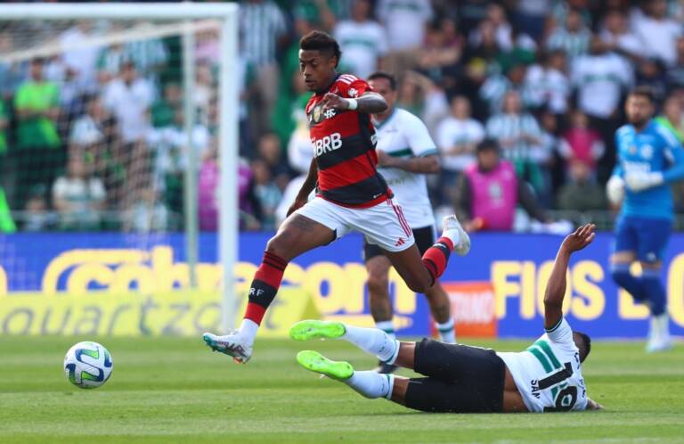 Bruno Henrique analisa vitória do Flamengo e garante perseguição ao Botafogo no Brasileirão