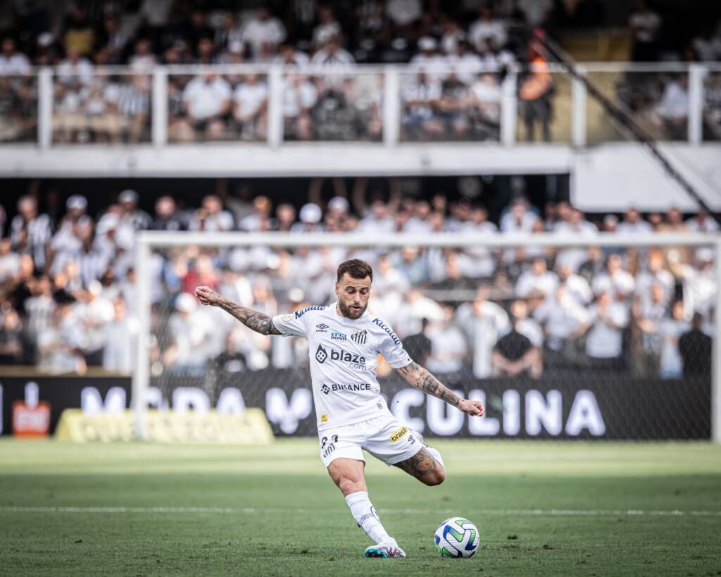 Santos x Grêmio veja fotos do jogo válido pelo Brasileirão Gazeta Esportiva