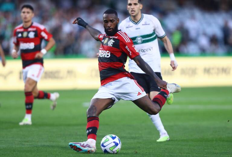 Suspenso, Gerson desfalca o Flamengo diante do Internacional pelo Brasileirão