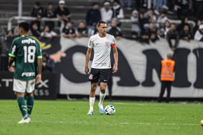 Capitão do Corinthians sub-20, Tchoca celebra classificação na Copa do Brasil e projeta clássico alvinegro