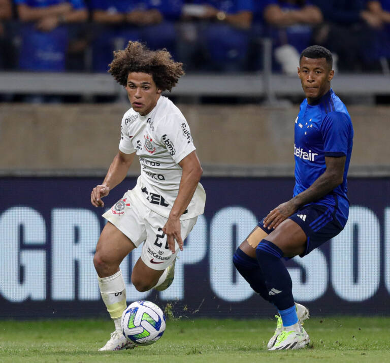 Destaque na base do Corinthians, Biro ainda encontra dificuldades para convencer no profissional