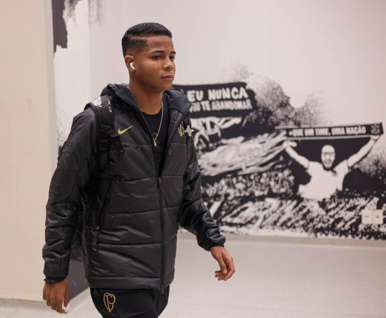 Com Murillo no banco, Corinthians terá time misto para enfrentar o Goiás; veja escalações