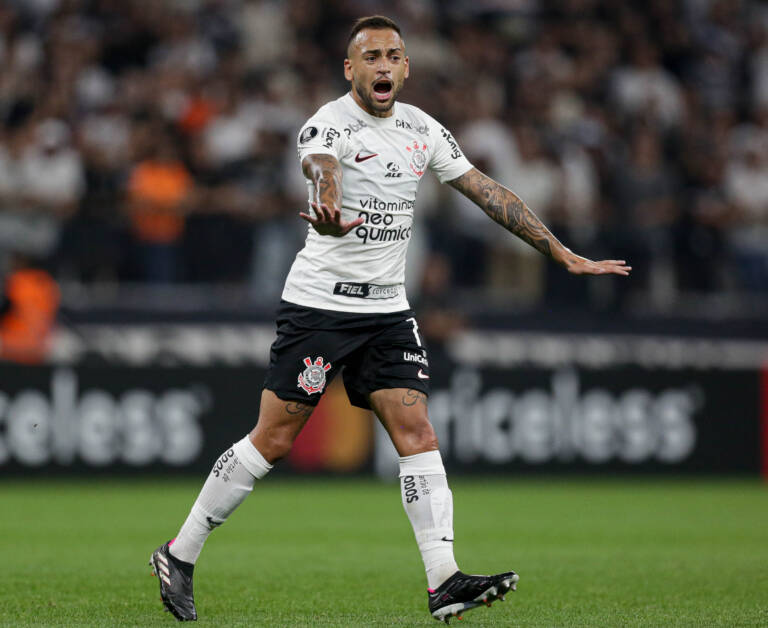 Apesar de empate, Maycon celebra 500º gol da Arena e fala sobre saída de atletas do Corinthians