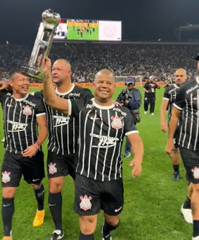 Ídolo do Corinthians, Marcelinho Carioca fala sobre Derby: 