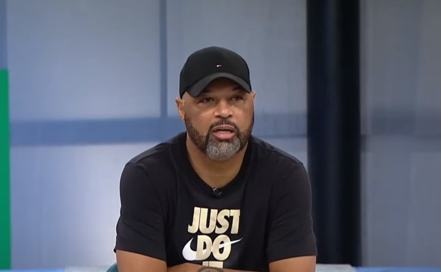 Dinei vê próximo jogo do Corinthians como definidor do futuro de Luxemburgo