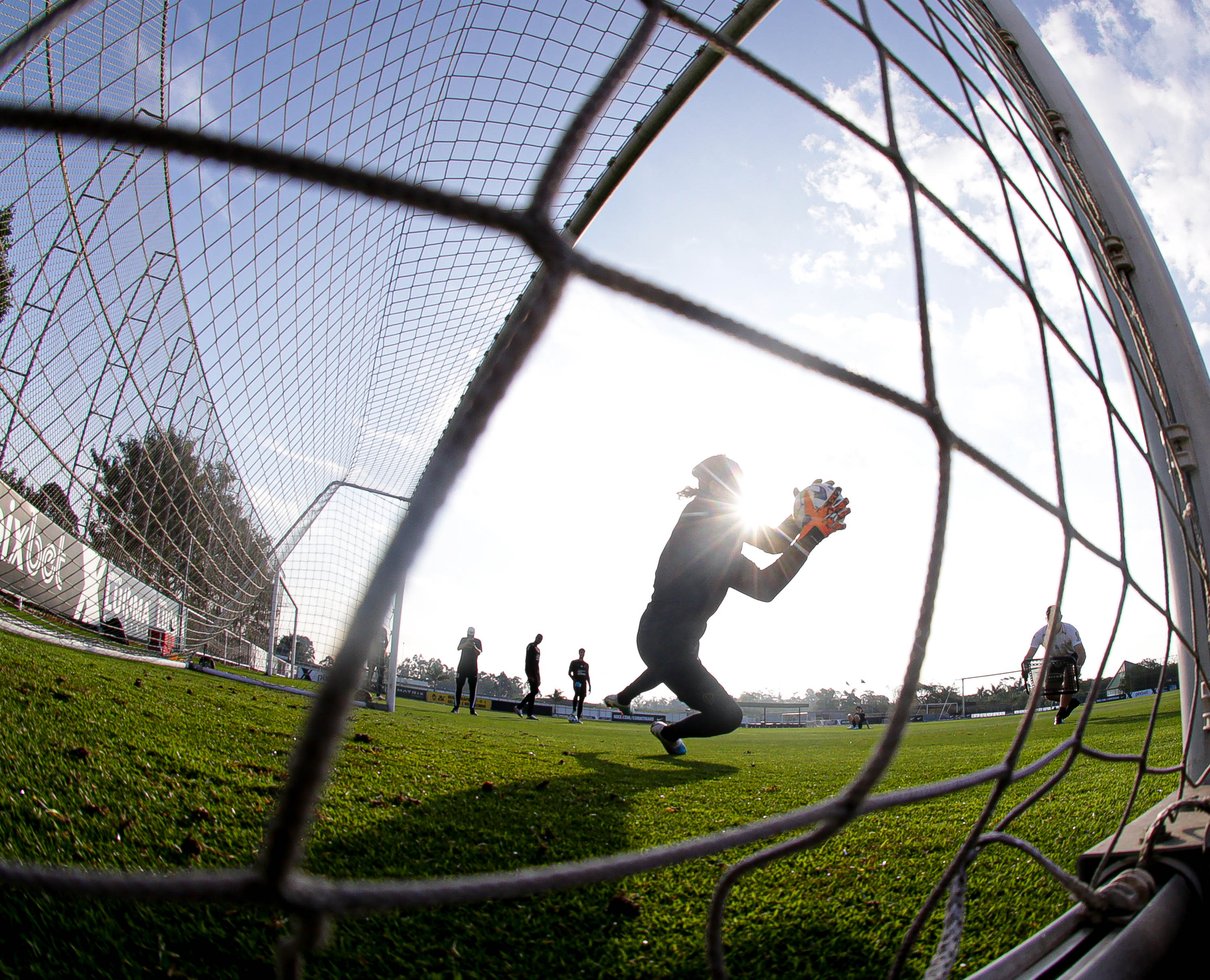 Pensando no Fortaleza, Corinthians trabalha finalizações em segundo treino da semana