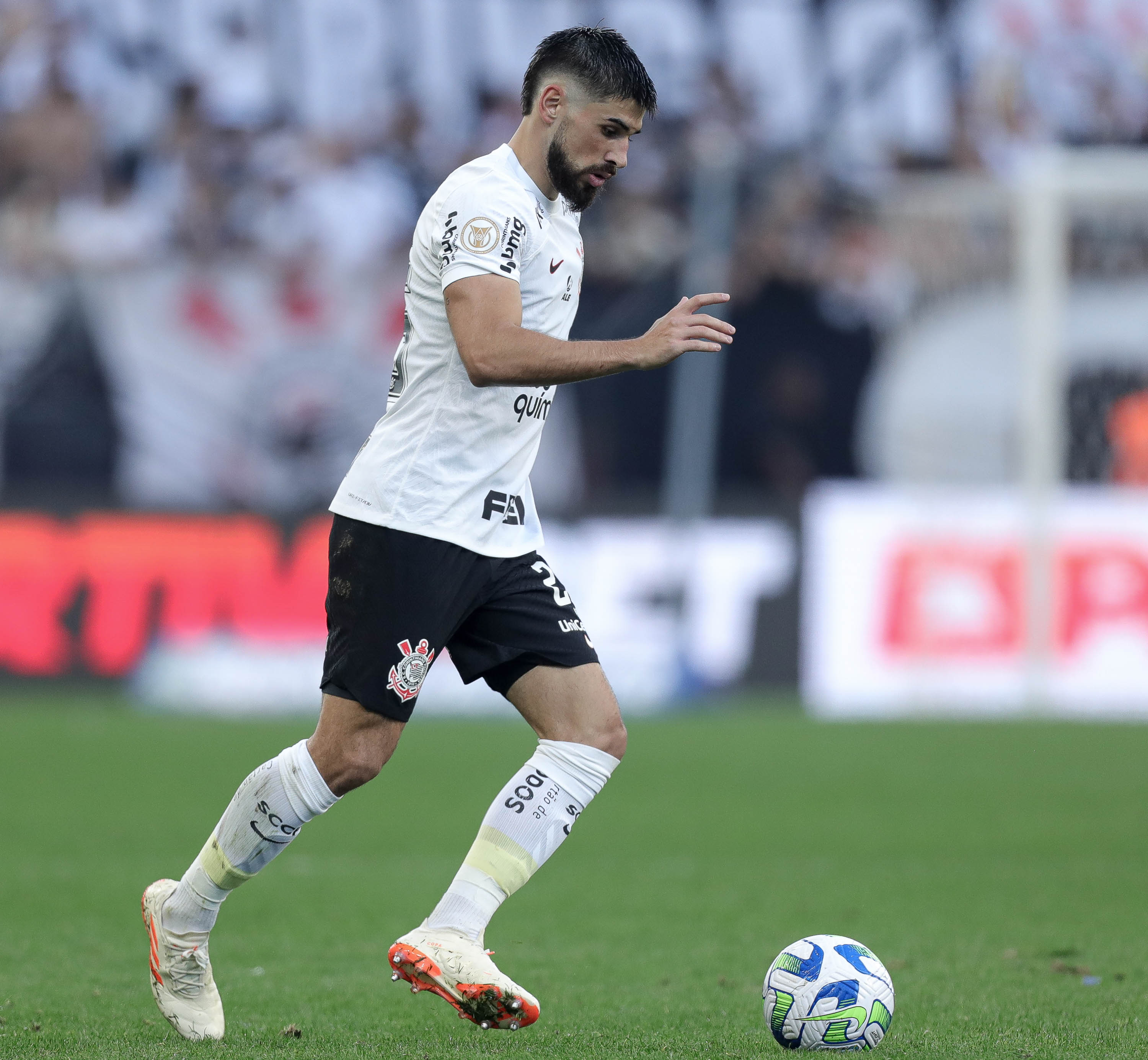Zagueiro de origem, Bruno Méndez vira lateral direito no Corinthians e na seleção uruguaia
