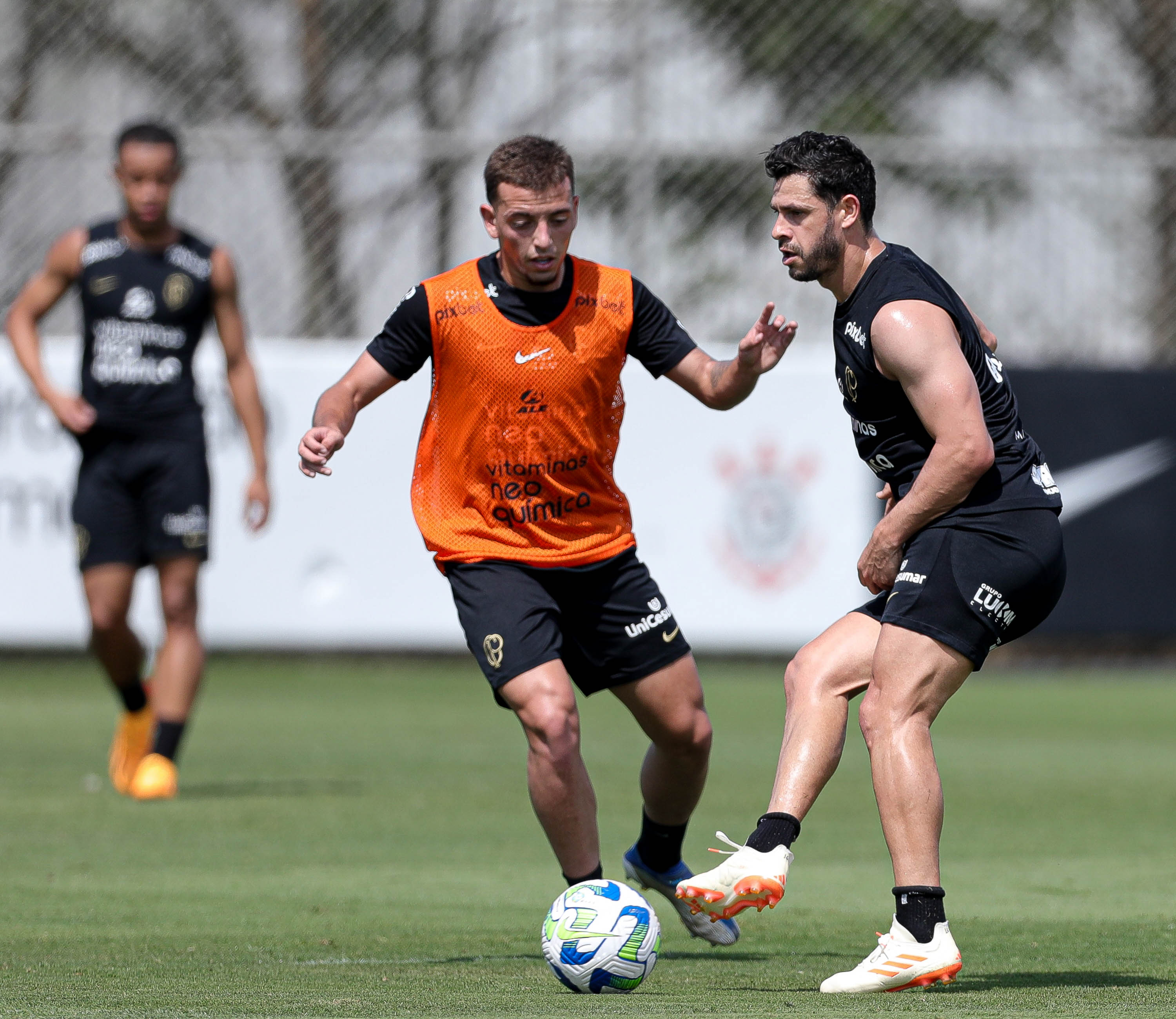 Luxa usa 12 atletas da base em treino do Corinthians para enfrentar o Fortaleza