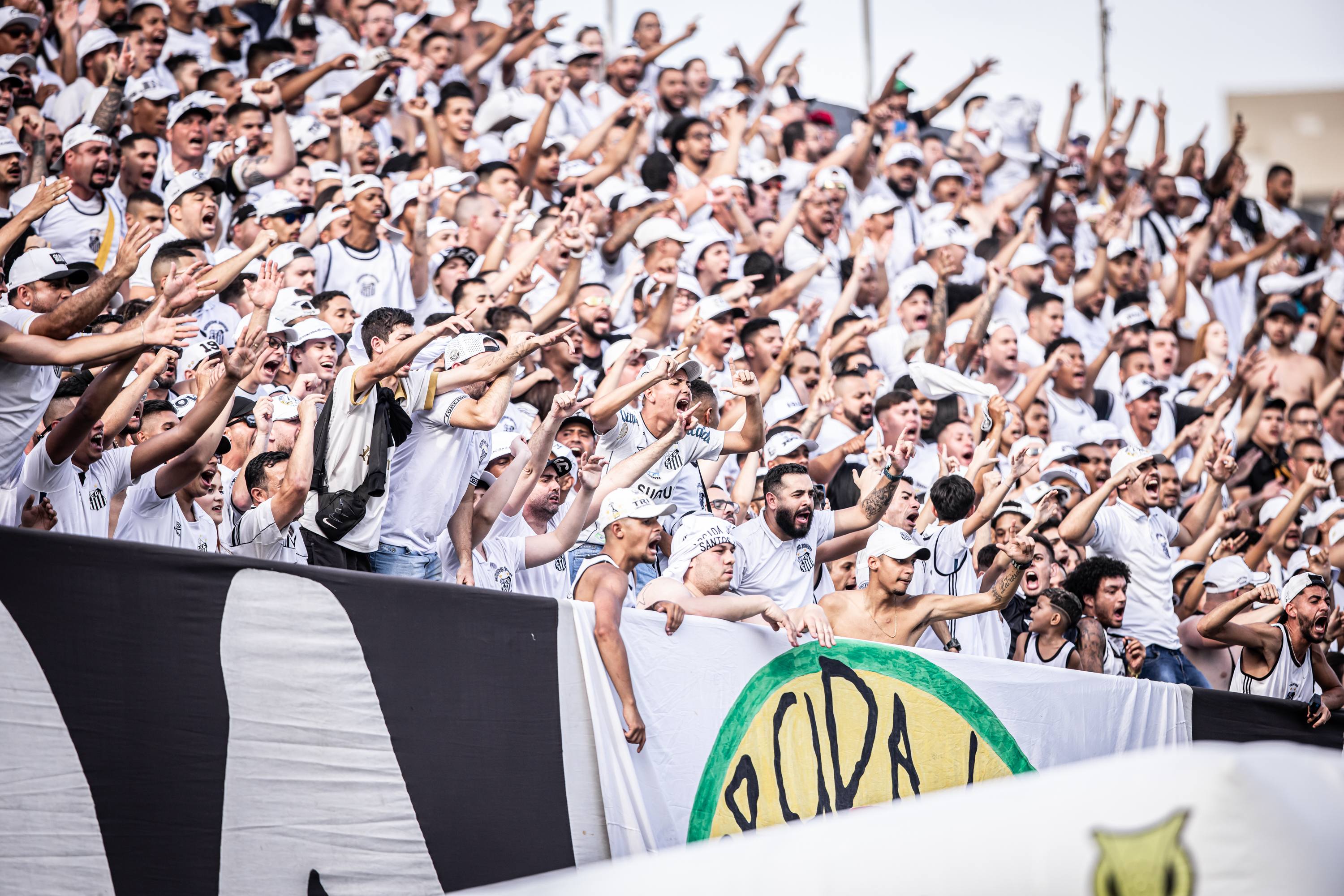Venda de ingressos para Santos x Cruzeiro começa nesta segunda-feira; veja valores e como comprar