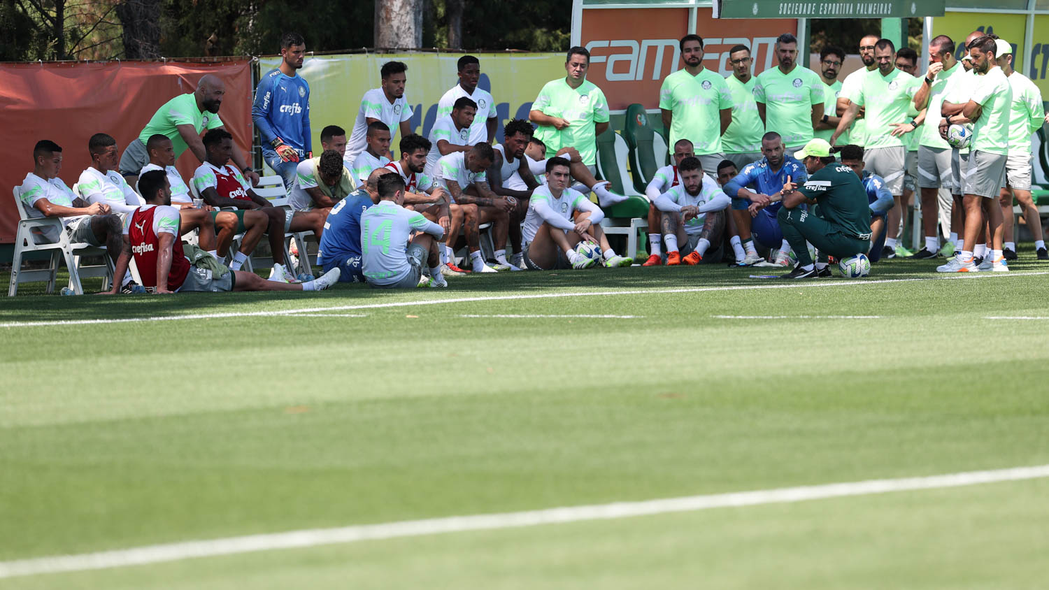 Atuesta e Luis Guilherme continuam transição física, e Palmeiras inicia semana de treinos para jogo contra o Goiás