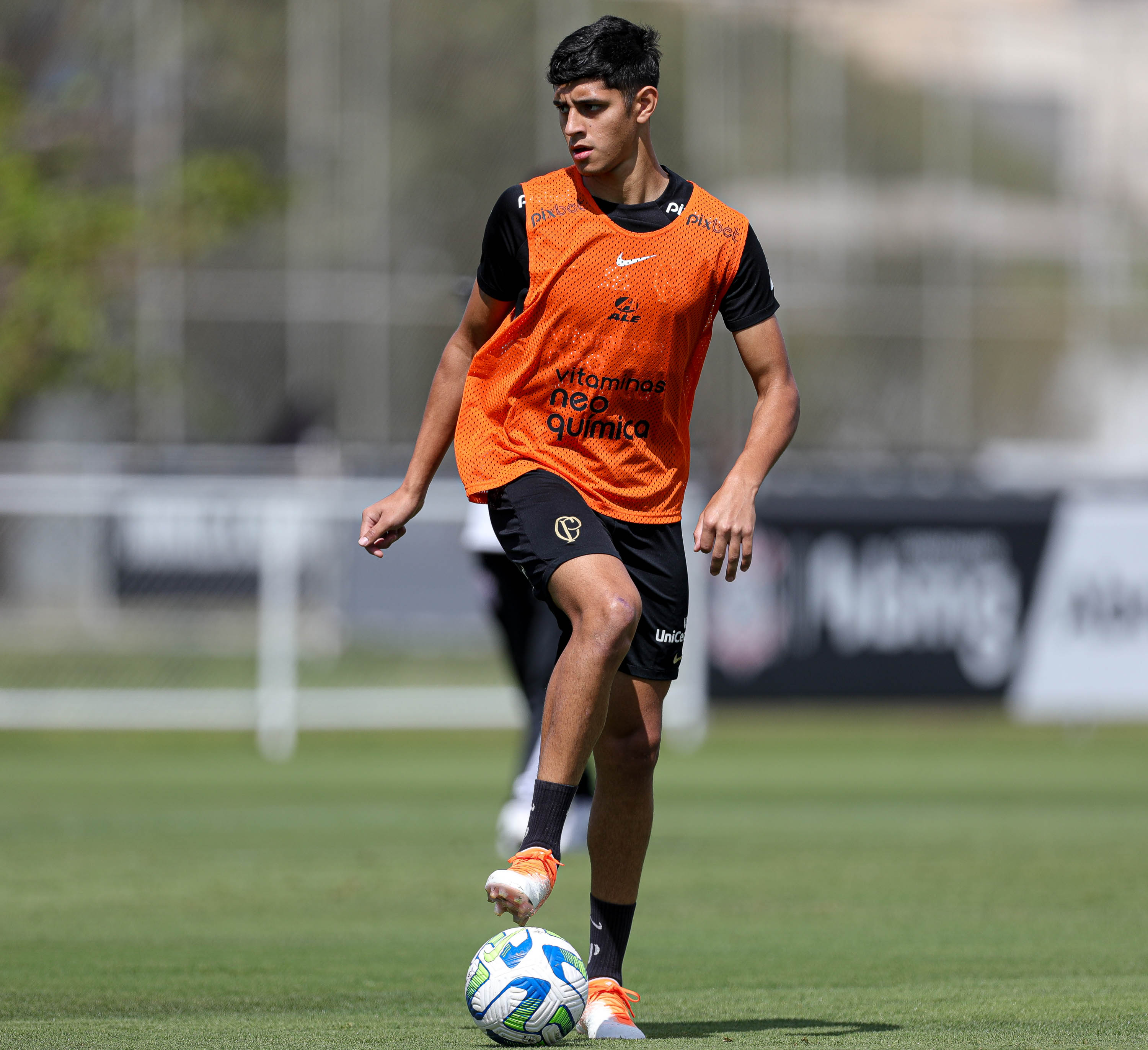 Conheça o jovem Fernando Vera, 