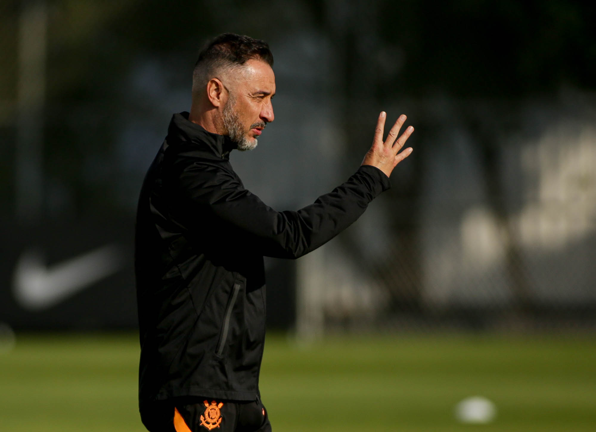 Vítor Pereira reforça laço com Corinthians, mas fala que deixou clube por 