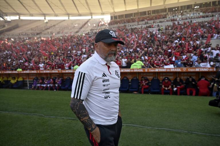 Sampaoli não garante Arrascaeta entre os titulares do Flamengo na final da Copa do Brasil