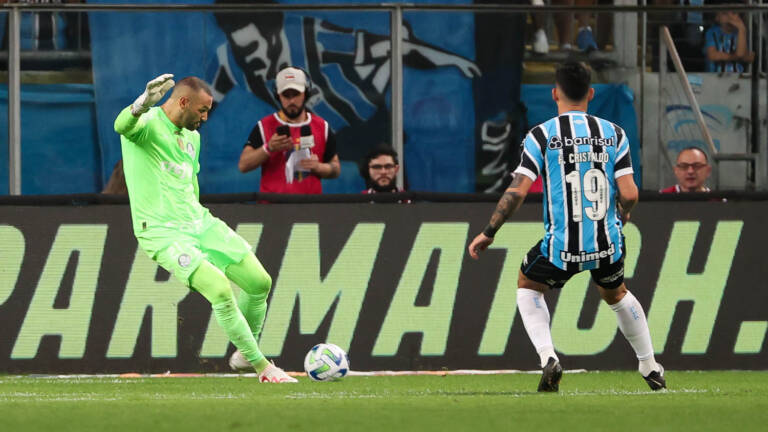Palmeiras sofre gol do Grêmio e dá adeus à melhor sequência defensiva com Abel Ferreira