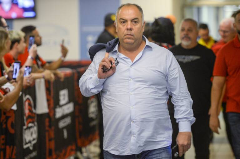 Em coletiva, Marcos Braz fala sobre agressão em shopping e diz ter sido ameaçado de morte